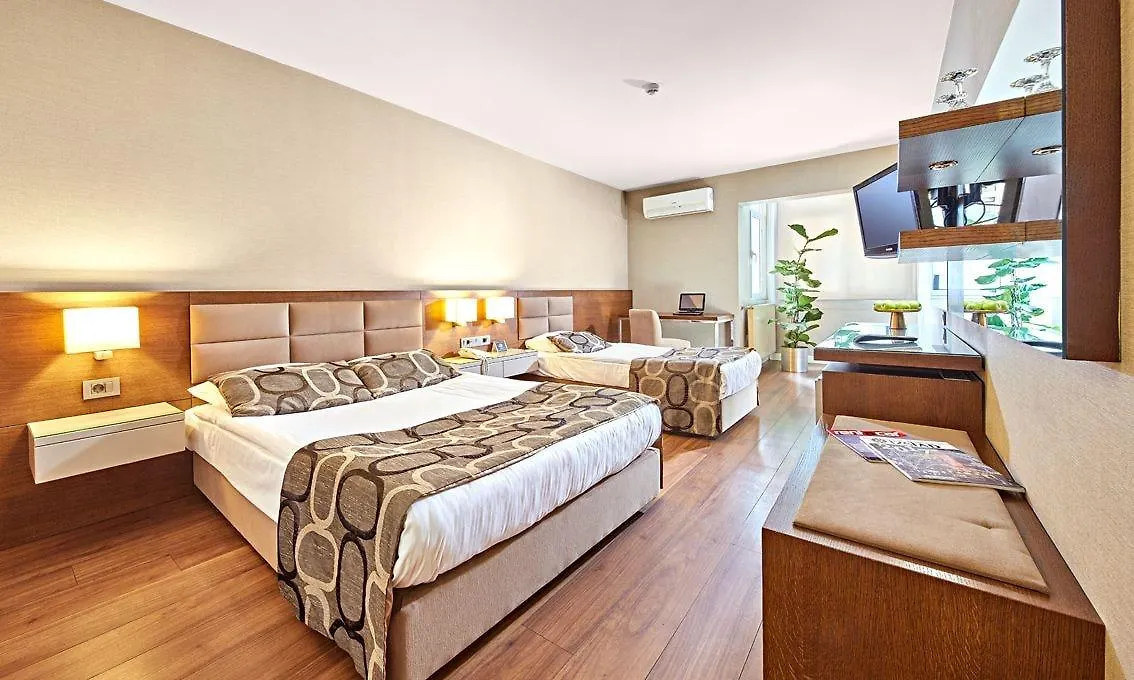 איזמיר The New Hotel Zeybek 3*,