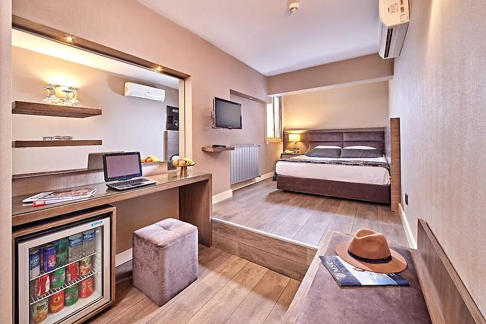 איזמיר The New Hotel Zeybek